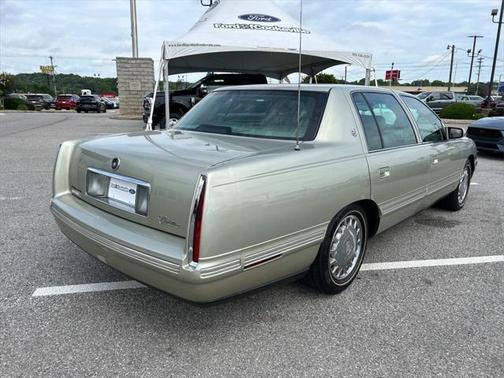 1997 Cadillac DeVille Base