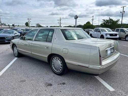 1997 Cadillac DeVille Base