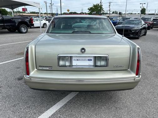 1997 Cadillac DeVille Base