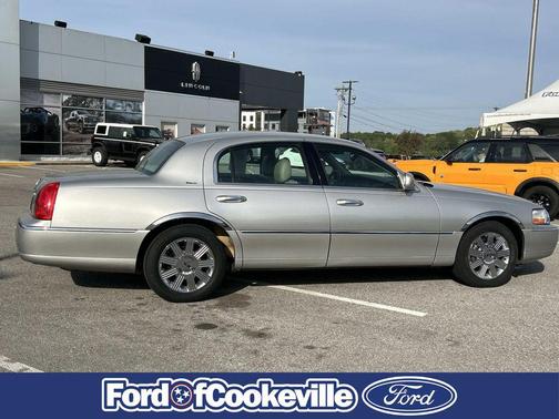 2004 Lincoln Town Car Ultimate