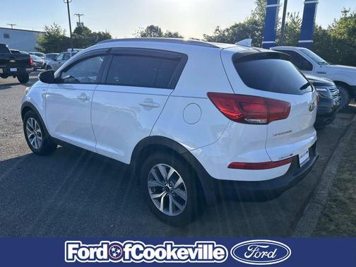 Clear White 2015 Kia Sportage LX