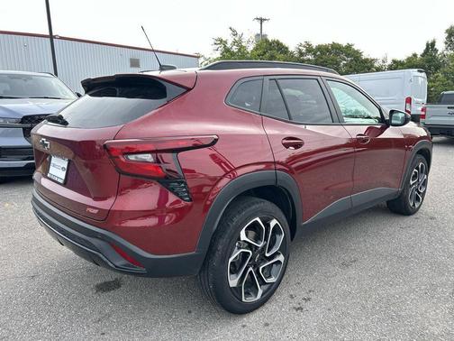 Crimson Metallic 2025 Chevrolet Trax FWD 2RS