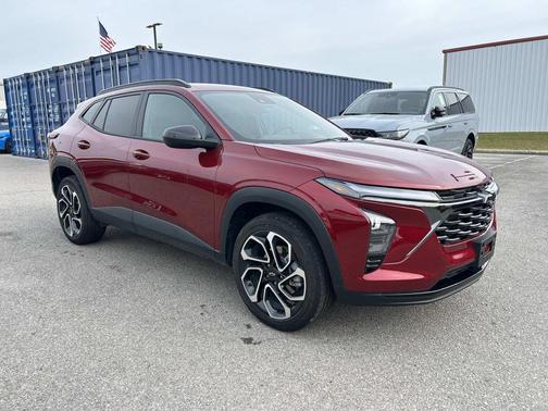 Crimson Metallic 2025 Chevrolet Trax FWD 2RS