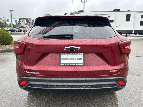 Crimson Metallic 2025 Chevrolet Trax FWD 2RS