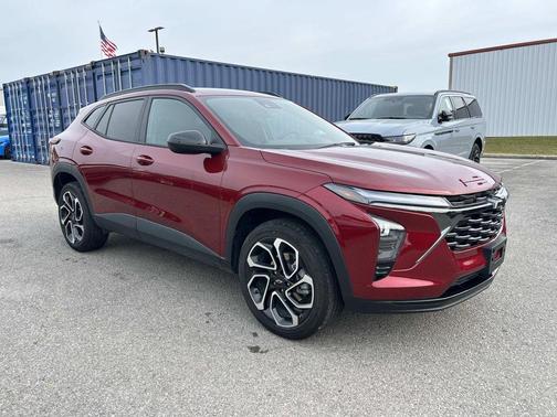 Crimson Metallic 2025 Chevrolet Trax FWD 2RS