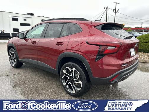 Crimson Metallic 2025 Chevrolet Trax FWD 2RS