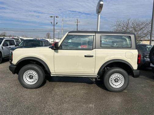 2025 Ford Bronco Base