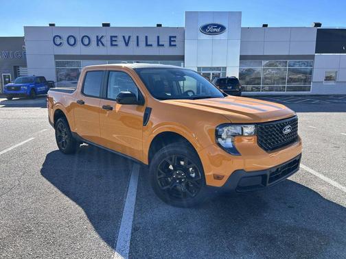 Orange Fury Metallic Tri-Coat 2026 Ford Maverick XLT