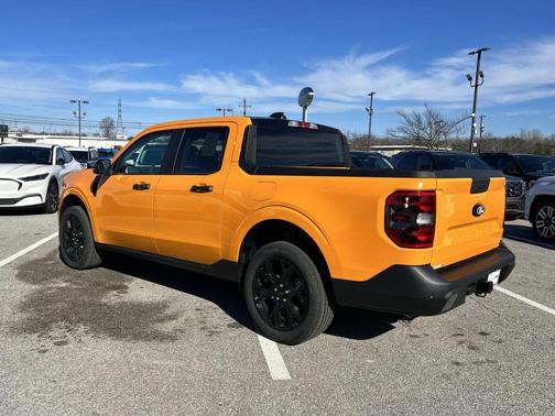 Orange Fury Metallic Tri-Coat 2026 Ford Maverick XLT