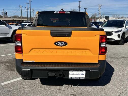 Orange Fury Metallic Tri-Coat 2026 Ford Maverick XLT