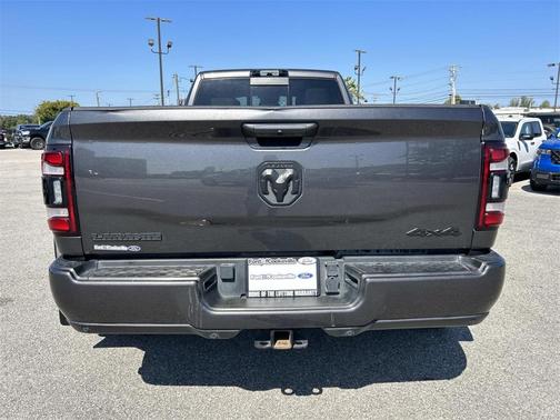 2022 RAM 3500 Laramie Crew Cab 4x4 8' Box
