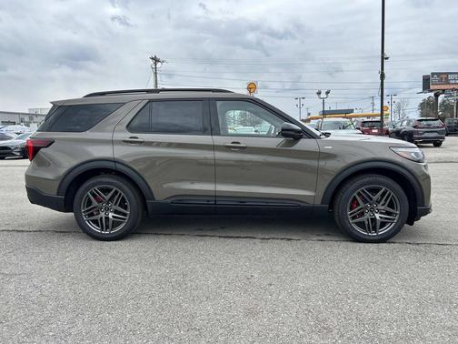 Marsh Gray 2026 Ford Explorer ST-Line