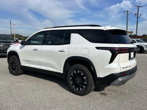 Iridescent Pearl Tricoat 2025 Chevrolet Traverse AWD Z71