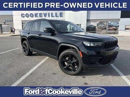 Diamond Black Crystal Pearlcoat 2023 Jeep Grand Cherokee Altitude