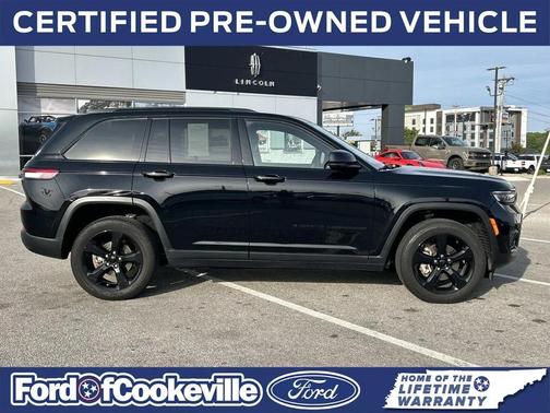 Diamond Black Crystal Pearlcoat 2023 Jeep Grand Cherokee Altitude