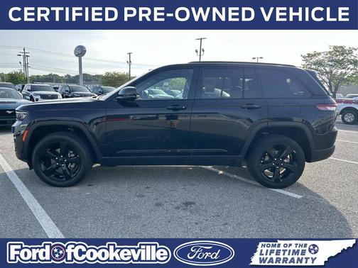 Diamond Black Crystal Pearlcoat 2023 Jeep Grand Cherokee Altitude
