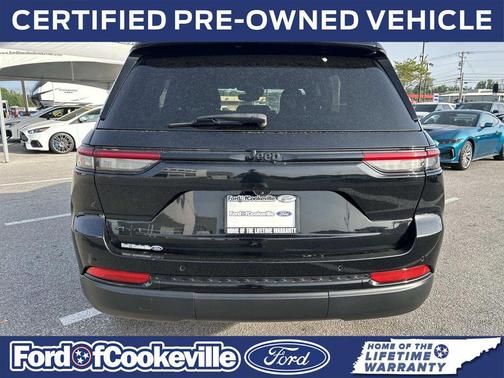 Diamond Black Crystal Pearlcoat 2023 Jeep Grand Cherokee Altitude