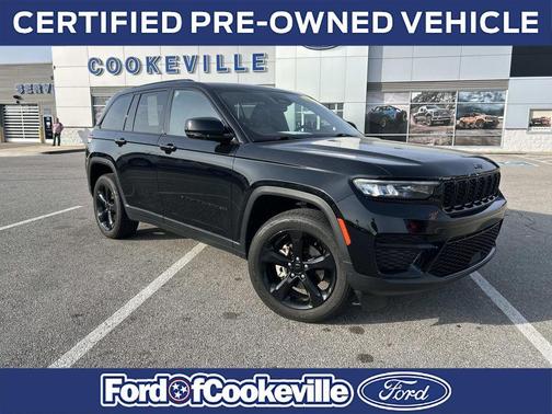 Diamond Black Crystal Pearlcoat 2023 Jeep Grand Cherokee Altitude