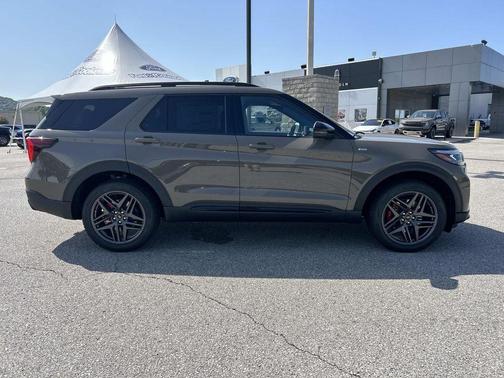 Marsh Gray 2026 Ford Explorer ST-Line