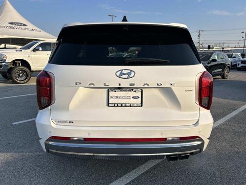 Hyper White 2023 Hyundai PALISADE Calligraphy