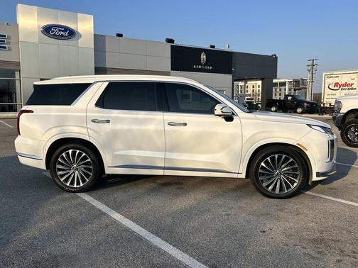 Hyper White 2023 Hyundai PALISADE Calligraphy
