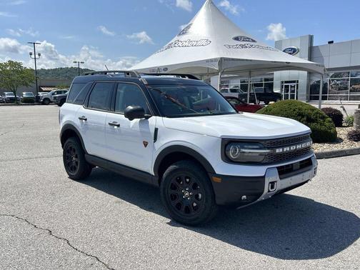 Oxford White 2026 Ford Bronco Sport Badlands