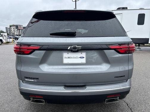 Sterling Gray Metallic 2023 Chevrolet Traverse Premier