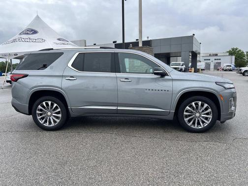 Sterling Gray Metallic 2023 Chevrolet Traverse Premier