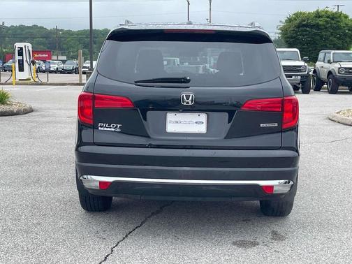 Crystal Black Pearl 2016 Honda Pilot Touring