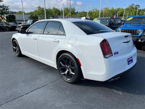 2022 Chrysler 300 S