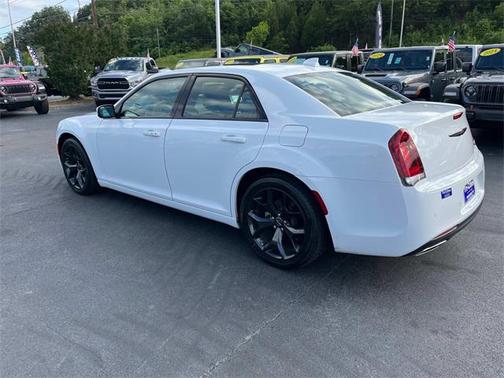 2022 Chrysler 300 S