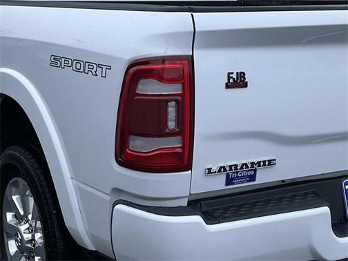 2019 RAM 2500 Laramie Crew Cab 4x4 6'4' Box