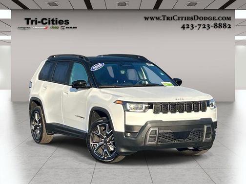 bright white clearcoat 2026 Jeep Cherokee Overland