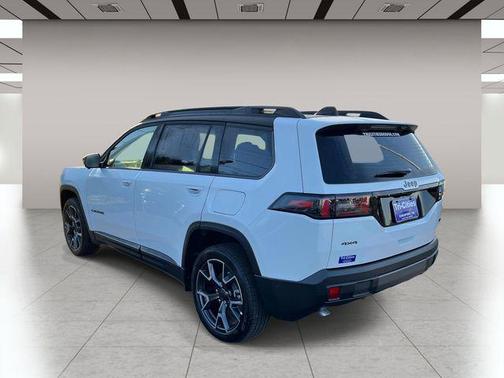 bright white clearcoat 2026 Jeep Cherokee Overland