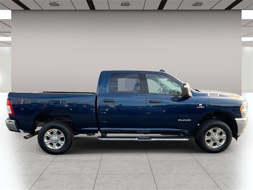 Patriot Blue Pearlcoat 2024 RAM 2500 Big Horn Crew Cab 4x4 6'4' Box