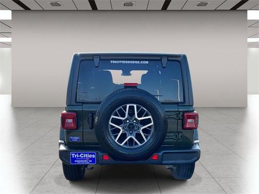 2024 Jeep Wrangler 4-Door Sahara