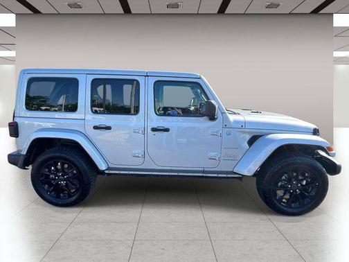 Silver Zynith Clearcoat 2024 Jeep Wrangler 4xe Sahara
