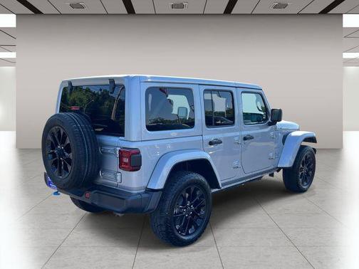 Silver Zynith Clearcoat 2024 Jeep Wrangler 4xe Sahara