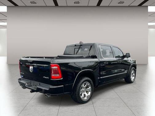 Diamond Black Crystal Pearlcoat 2023 RAM 1500 Limited