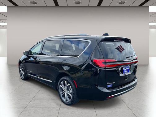 Diamond 2026 Chrysler Pacifica L