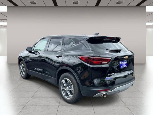 metallic aluminum 2025 Chevrolet Blazer 2LT