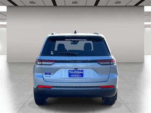 2026 Jeep Grand Cherokee Altitude