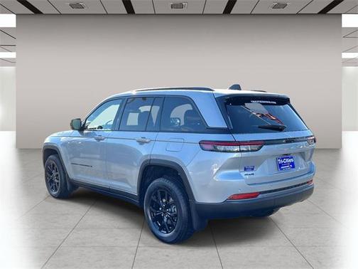 2026 Jeep Grand Cherokee Altitude