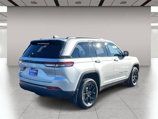 2026 Jeep Grand Cherokee Altitude