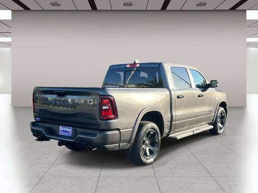 Granite Crystal Metallic Clearcoat 2026 RAM 1500 Big Horn/Lone Star