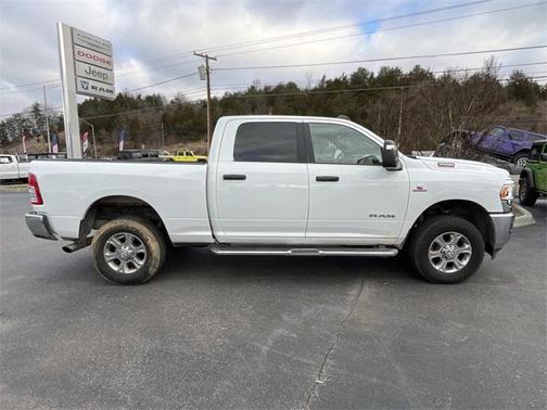 2024 RAM 2500 Big Horn Crew Cab 4x4 6'4' Box