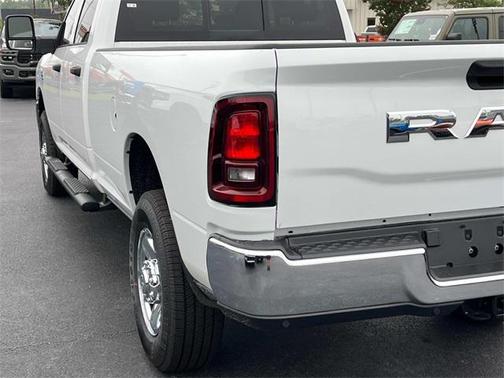 2025 RAM 2500 Tradesman Crew Cab 4x4 8' Box