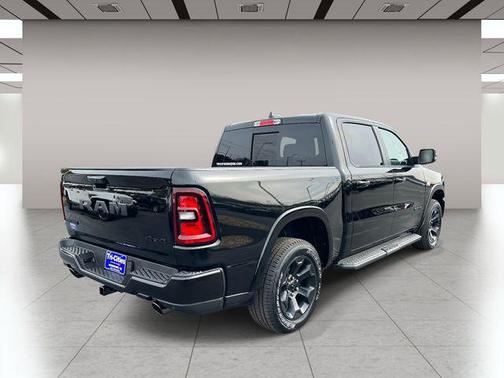 Diamond Black Crystal Pearlcoat 2026 RAM 1500 Big Horn/Lone Star