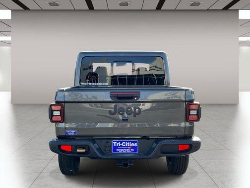 Granite Crystal Metallic Clearcoat 2026 Jeep Gladiator 85th Anniversary Edition
