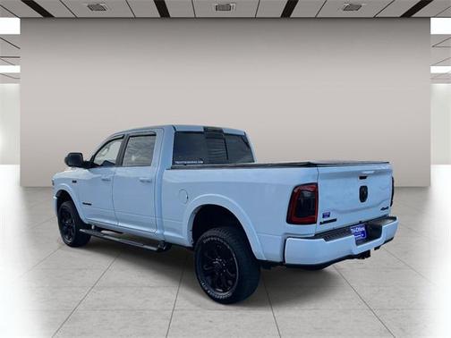 2022 RAM 2500 Laramie Crew Cab 4x4 6'4' Box
